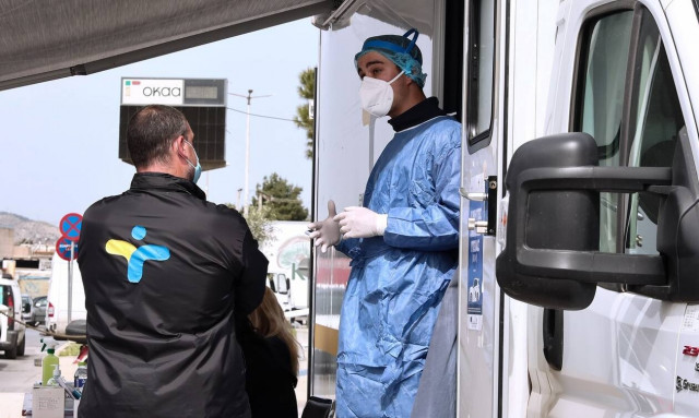 Σαρηγιάννης στο Newsbomb.gr: Πότε θα δούμε 3ψηφια νούμερα κρουσμάτων – Τι δείχνουν τα μοντέλα