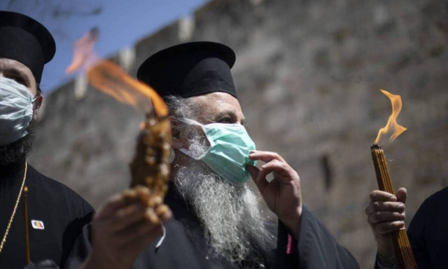 Πάσχα 2021: Πώς θα γίνει η μεταφορά του Αγίου Φωτός στην Ελλάδα