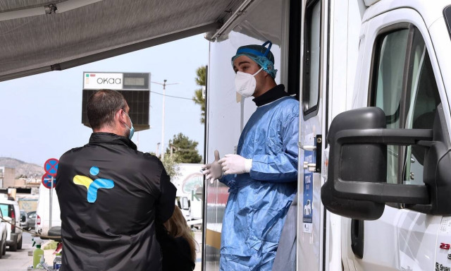 Κρούσματα σήμερα: 2.435 νέα, 73 θανάτους και 817 διασωληνωμένους ανακοίνωσε ο ΕΟΔΥ