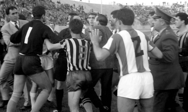 Κύπελλο Πάσχα: Η διοργάνωση που σταμάτησε λόγω άγριων επεισοδίων και «γέννησε» το ΠΟΚ