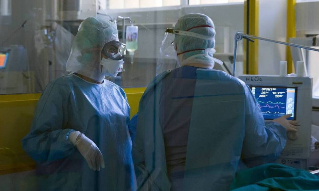 Κορονοϊός - «Βόμβα» Τζανάκη: Θα έχουμε πάνω από 700 διασωληνωμένους όλο τον Μάιο