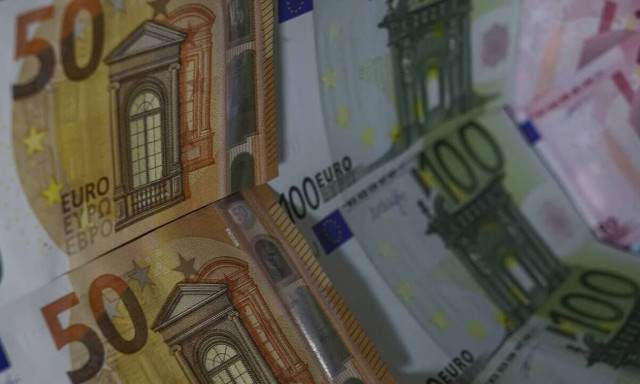 Πώς το περιβάλλον υπερβάλλουσας ρευστότητας και χαμηλών επιτοκίων βοηθά τις ελληνικές τράπεζες