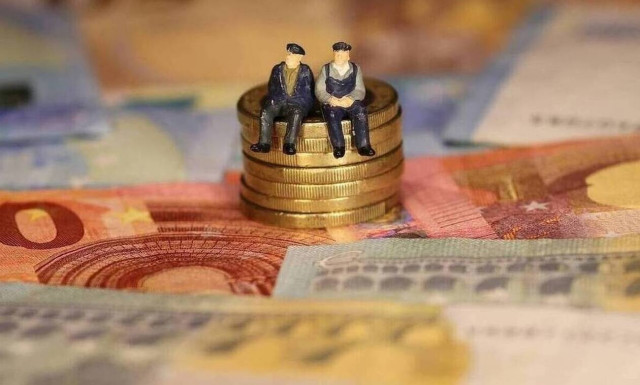 Συντάξεις 2021: Πότε και ποιοι συνταξιούχοι θα πάρουν αυξήσεις και αναδρομικά