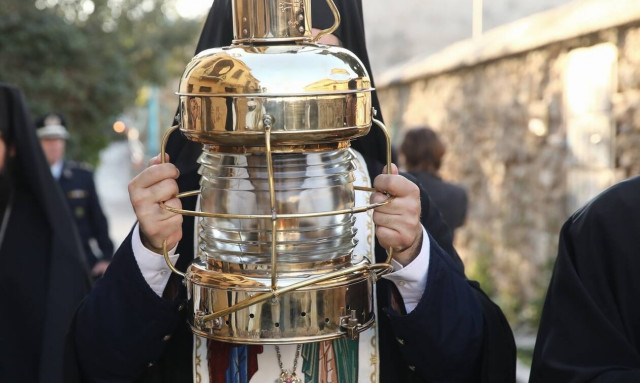 Άγιο Φως: Το απόγευμα η άφιξή του στην Αθήνα - Χωρίς τιμές αρχηγού κράτους