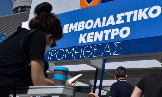 Κορονοϊός: Πότε θα εμβολιαστούν οι 20άρηδες - Έως 2,8 εκατ. εμβολιασμοί το μήνα από τον Ιούλιο