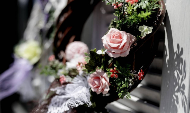 Πρωτομαγιά: Τι συμβολίζει το μαγιάτικο στεφάνι - Πώς ξεκίνησε το έθιμο