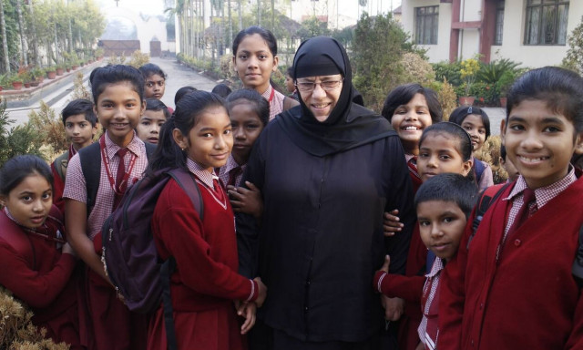 Αδελφή Νεκταρία, η μοναχή-σύμβολο στη μάχη κατά της φτώχειας και του αναλφαβητισμού στην Ινδία