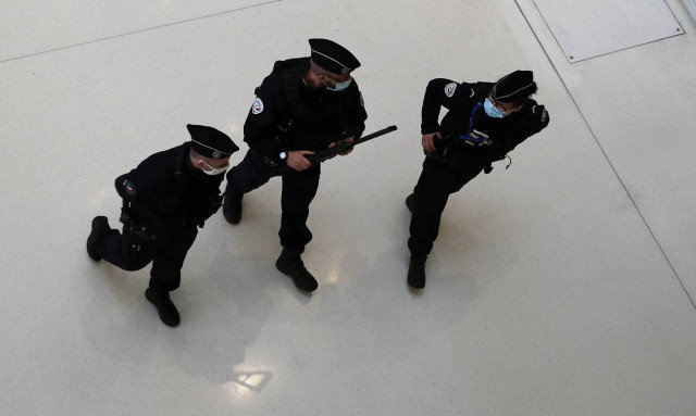 Γαλλία: Αστυνομική επιχείρηση σε «κορονοπάρτι» με 400 άτομα