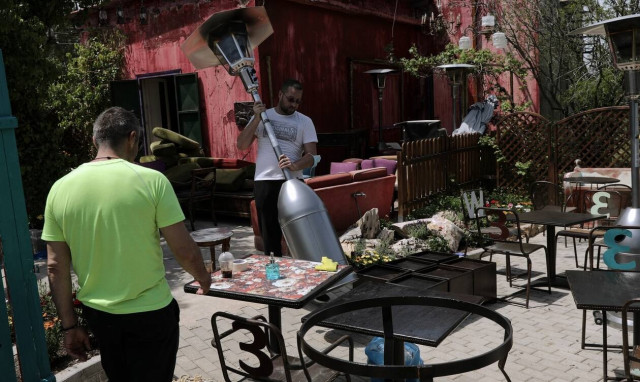 Restaurants, bars reopen on Monday