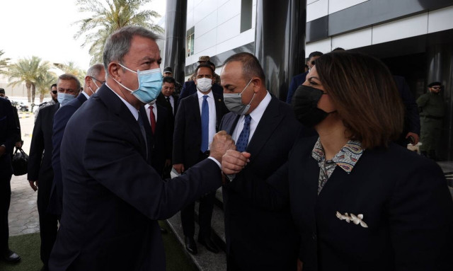 Τουρκία: Ψάχνει… αποκούμπι στη Λιβύη – Ταυτόχρονη επίσκεψη Τσαβούσογλου και Ακάρ