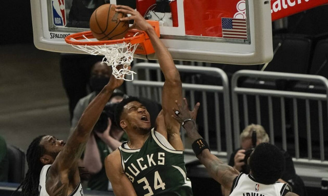 Γιάννης Αντετοκούνμπο: Μυθική εμφάνιση με 49 πόντους και νίκη για τους Μπακς κόντρα στους Νετς