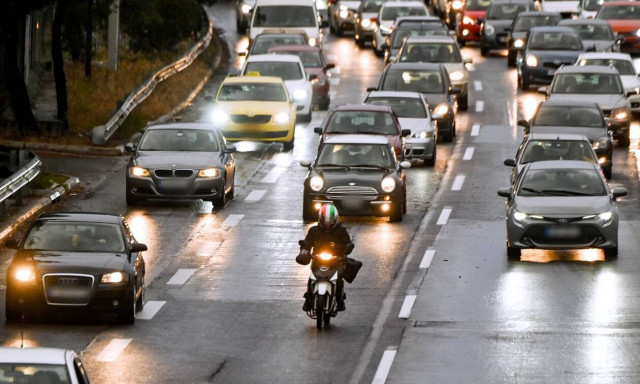 Ξεχύθηκαν στους δρόμους οι Αθηναίοι τη Μεγάλη Εβδομάδα: Αυξημένη κατά 89% η κυκλοφορία