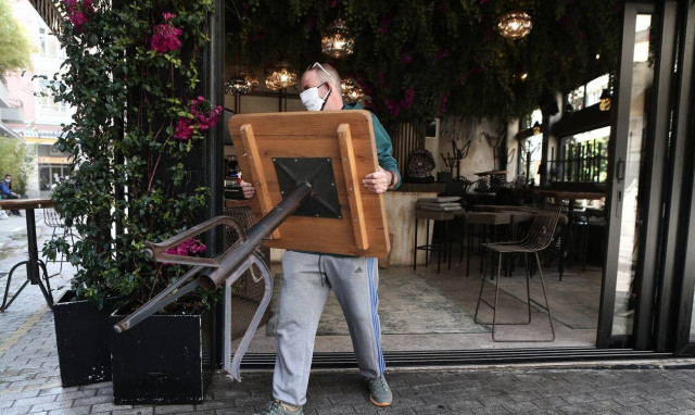 «Τραπέζια έξω» και στην Κρήτη: Άνοιξε η εστίαση σε Ηράκλειο, Ρέθυμνο, Χανιά