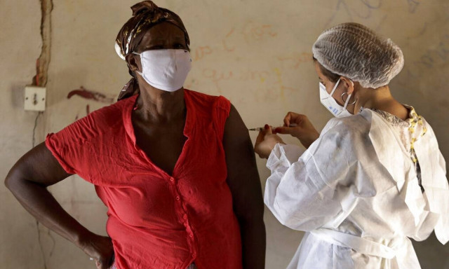 Βραζιλία: Καθυστερούν οι εμβολιασμοί λόγω έλλειψης του κινεζικού εμβολίου CoronaVac