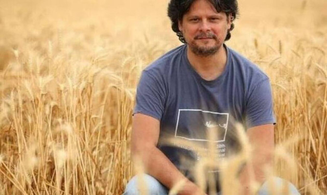 Άγριες Μέλισσες: Λευτέρης Χαρίτος: Με αυτή την ηθοποιό είναι ζευγάρι ο σκηνοθέτης της σειράς!