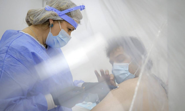 Ούρσουλα φον ντερ Λάιεν: Η ΕΕ ξεπέρασε τα 150 εκατ. εμβολιασμούς