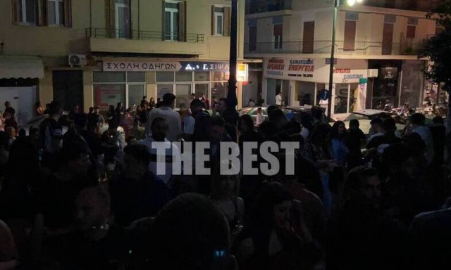 Ξεφάντωμα στην Πάτρα: Εκλεισε η εστίαση στις 11, αλλά γέμισαν οι σκάλες - Απίστευτες εικόνες