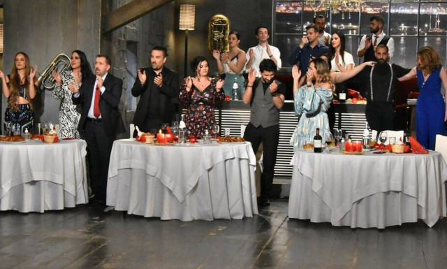 Χαμός στο «Στην Υγεία μας»: Τσακωμός για ένα τσιφτετέλι - Το περιστατικό που δεν είδαμε ποτέ