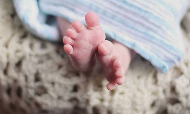 Ινδία: Γονείς εγκατέλειψαν βρέφος με κορονοϊό για να μην κολλήσουν - Νεκρό το μωρό