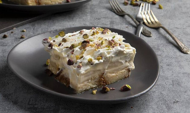 Εκμέκ με τσουρέκι - Εύκολη συνταγή από τον Άκη Πετρετζίκη