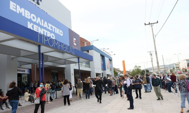 Kikilias: Seventy pct of citizens over 60 will have been vaccinated by end of May