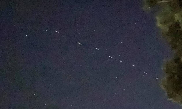 Χαμός στην Θεσσαλονίκη με τους δορυφόρους του Elon Musk: Νόμιζαν οτι ήταν εξωγήινοι (vids)