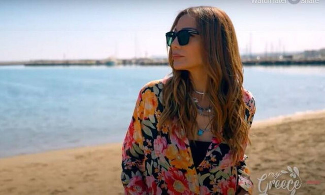 Τι δουλεία έχει η Δέσποινα Βανδή στα λιβάδια;