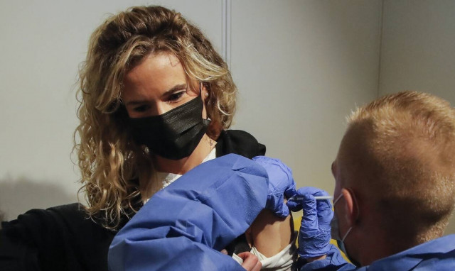 Κορονοϊός: Διχασμός και διαφωνίες στη «μάχη» για τις πατέντες των εμβολίων