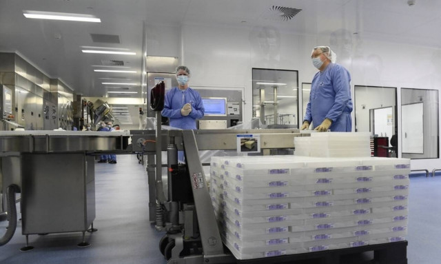 ΣΦΕΕ-EFPIA: Η λύση δεν είναι η άρση της πατέντας των εμβολίων, αλλά η αύξηση των συνεργασιών