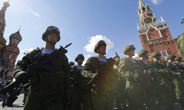 Βίντεο: Πρόβα για τη μεγάλη στρατιωτική παρέλαση της «Ημέρας της Νίκης» στη Μόσχα