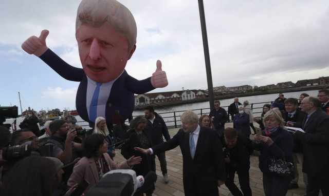 Βρετανία: Τι βγάζουν οι κάλπες της «Σούπερ Πέμπτης» - Ο πονοκέφαλος του δημοψηφίσματος στη Σκωτία