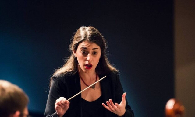 Άννα - Μαρία Γκούνη: Η πρώτη Ελληνίδα μαέστρος στη Συμφωνική Ορχήστρα του Κονρό στο Τέξας