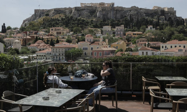 Εστίαση: Με το «δεξί» η επαναλειτουργία - Τη Δευτέρα η πλατφόρμα για επιδοτήσεις