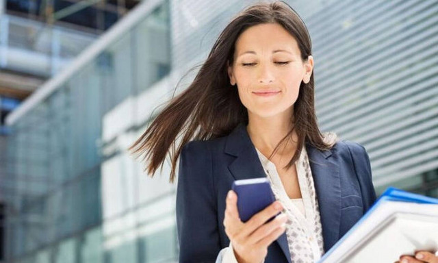 ΟΑΕΔ: Ανοίγει σήμερα (10/5) το πρόγραμμα για γυναίκες 18 έως 29 ετών