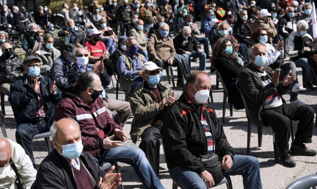 Xατζηδάκης: Πότε θα καταβληθούν αναδρομικά και αυξήσεις σε χιλιάδες συνταξιούχους