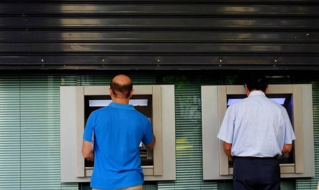 Φουσκωμένος ο λογαριασμός της εφορίας για συνταξιούχους που έλαβαν αναδρομικά