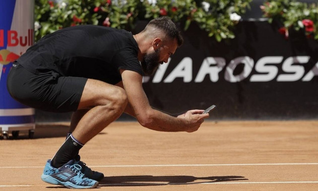 «Τρελάθηκε» ο Περ! Το απίστευτο σόου στη Μαδρίτη – Έβγαλε κινητό την ώρα του αγώνα (video)