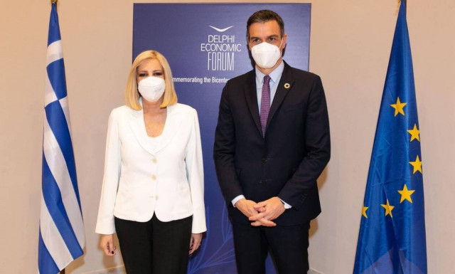 Συνάντηση Γεννηματά - Σάντσεθ: Οι σοσιαλιστές βρίσκονται απέναντι στις οπισθοδρομικές πολιτικές