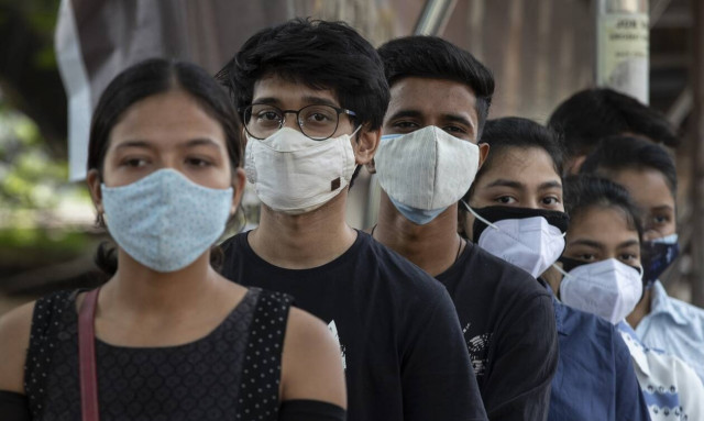 Ινδία: Τι είναι ο «μαύρος μύκητας» που δυσκολεύει τη μάχη κατά του κορονοϊού