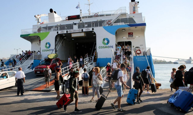 Χαλάρωση Lockdown: Έτσι θα ταξιδεύουμε από 14/5 σε νησιά και ηπειρωτική χώρα – Όλες οι λεπτομέρειες