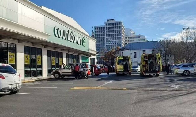 Συναγερμός στη Νέα Ζηλανδία: Επίθεση με μαχαίρι σε σούπερ μάρκετ - Τρεις δίνουν μάχη για τη ζωή