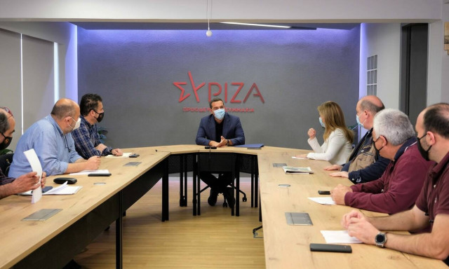 Τσίπρας με ΔΟΕ: Ανοίγουν τα σχολεία όπως έκλεισαν - Μόνο όπλο τα χαμηλής ευαισθησίας self test