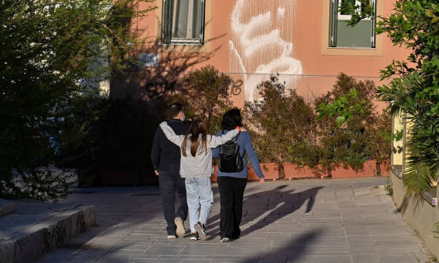 Έρχονται μεγαλύτερες ελευθερίες για εμβολιασμένους –  Ποιος ο στόχος των «μπόνους»