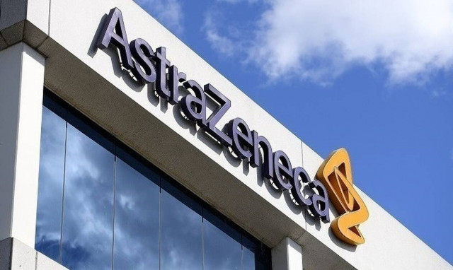 Κομισιόν: Δεν ζητάμε οικονομική αποζημίωση, διεκδικούμε την παράδοση των δόσεων από την AstraZeneca