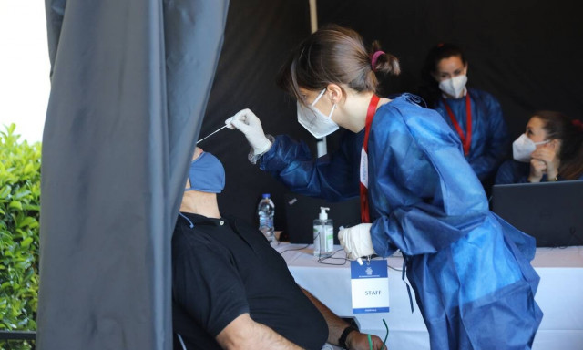 Καπραβέλος στο Newsbomb.gr: Ποια αποκλιμάκωση – 20.000 κρούσματα το πρώτο 10ημερο του Μαΐου