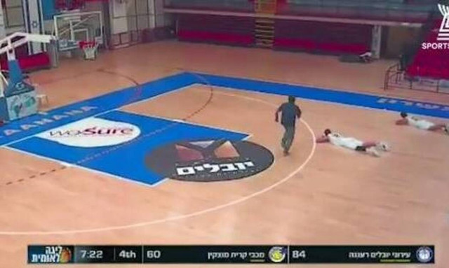 Ισραήλ: Οι αντιδράσεις όταν ήχησαν οι σειρήνες – Έπεσαν στο έδαφος για να καλυφθούν (video+photos)