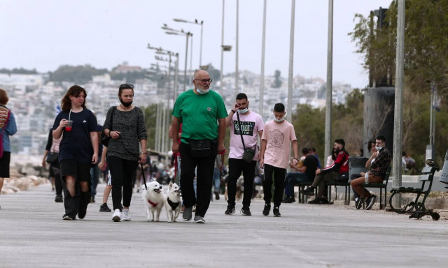 Μπαράζ ανακοινώσεων αύριο: Παρουσιάζονται οι αλλαγές στις μετακινήσεις, τα SMS και τα εργασιακά