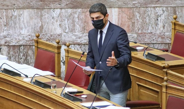 Αυγενάκης: «Από Ιούνιο θα ανοίξει η κουβέντα για κόσμο στα γήπεδα»