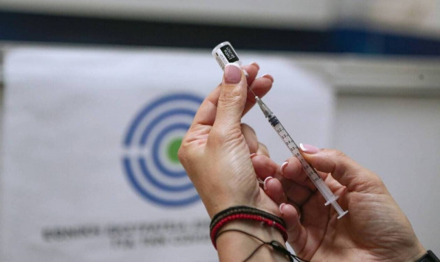 Καθηγητής ΑΠΘ: Διεστραμμένο να θέλουμε να εμβολιάσουμε και παιδιά κατά του κορονοϊού