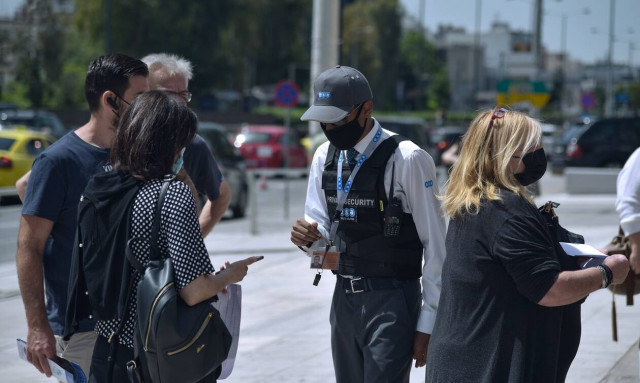 Εμβόλιο κορονοϊού - Λινού: Να ανοίξει η πλατφόρμα και για τους κάτω των 30 ετών